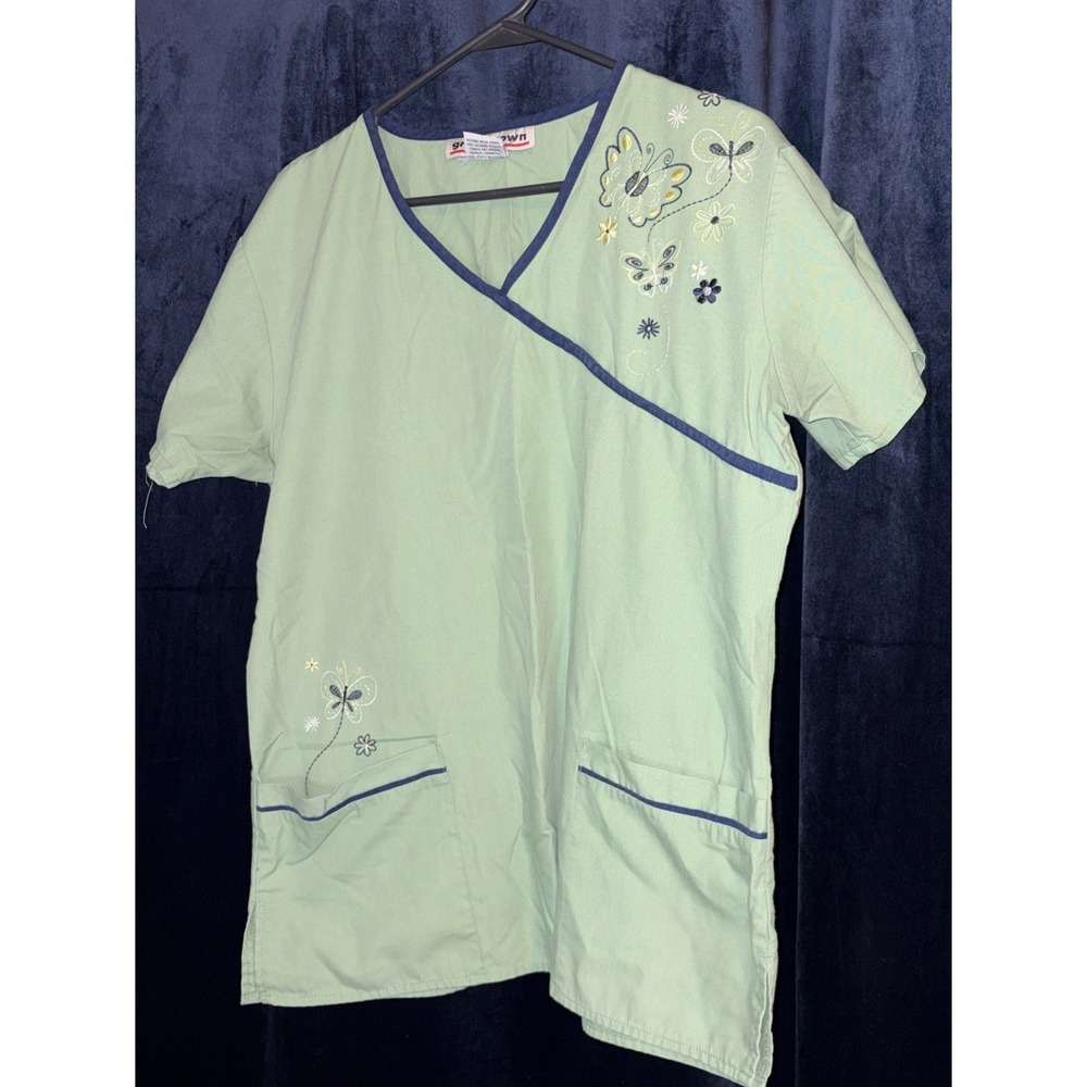 Green Town Scrubs Womens V-Neck Scrub Top Green Floral Embroidery Pockets Sz M b